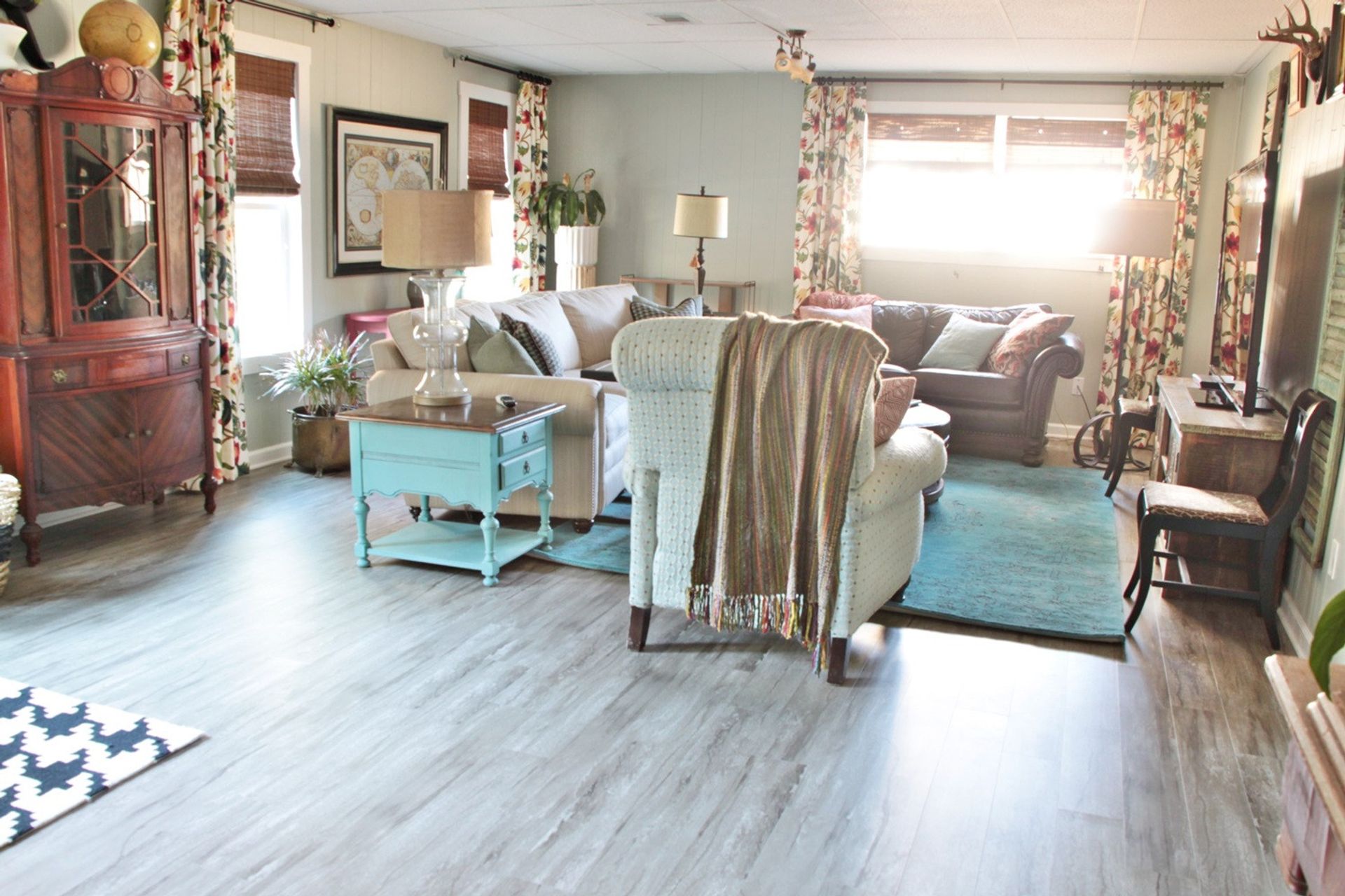 southern-hospitality-den-with-shaw-20flooring006